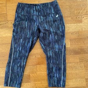 ASICS Cropped Leggings Medium*